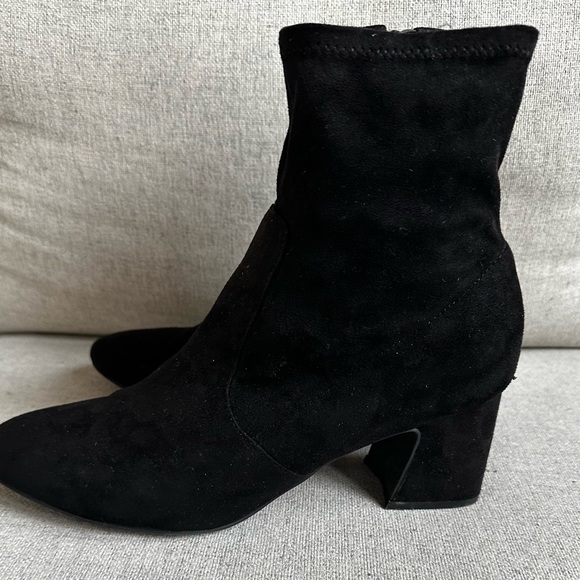 Unisa Shoes - Black Womens block heel booties